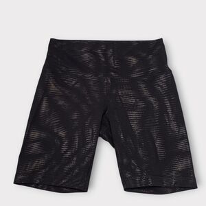 Size 10 - Lululemon Wunder Train High-Rise Short 8" *Foil Shapeshifter